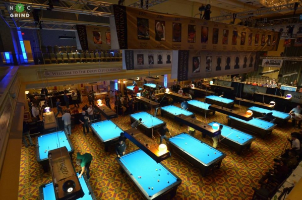 Зал, полный "бриллиантов" - столов Diamond (фото - Karl Kantrowitz, NYCgrind)